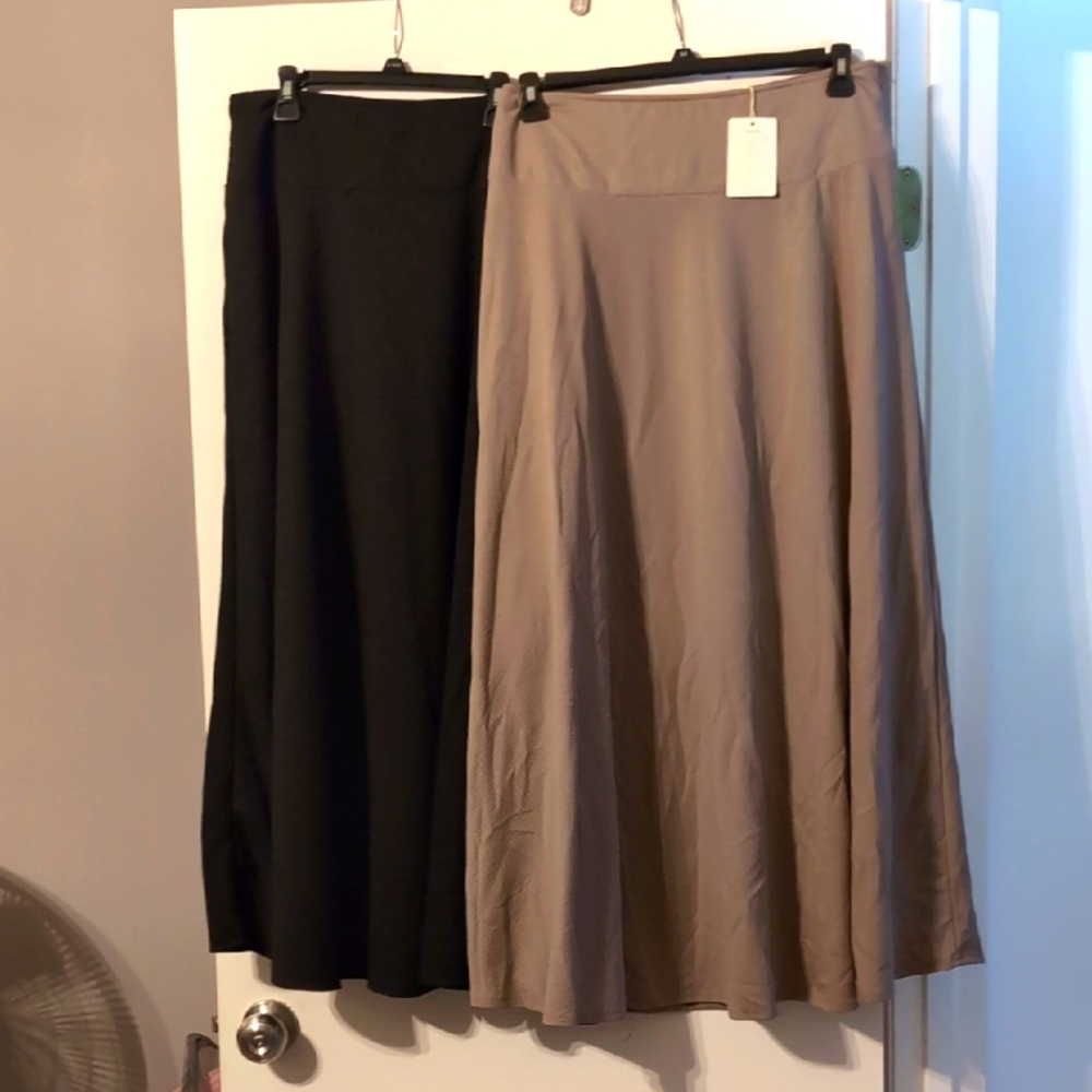 Elegant Black and Tan Women's Skirt Set
